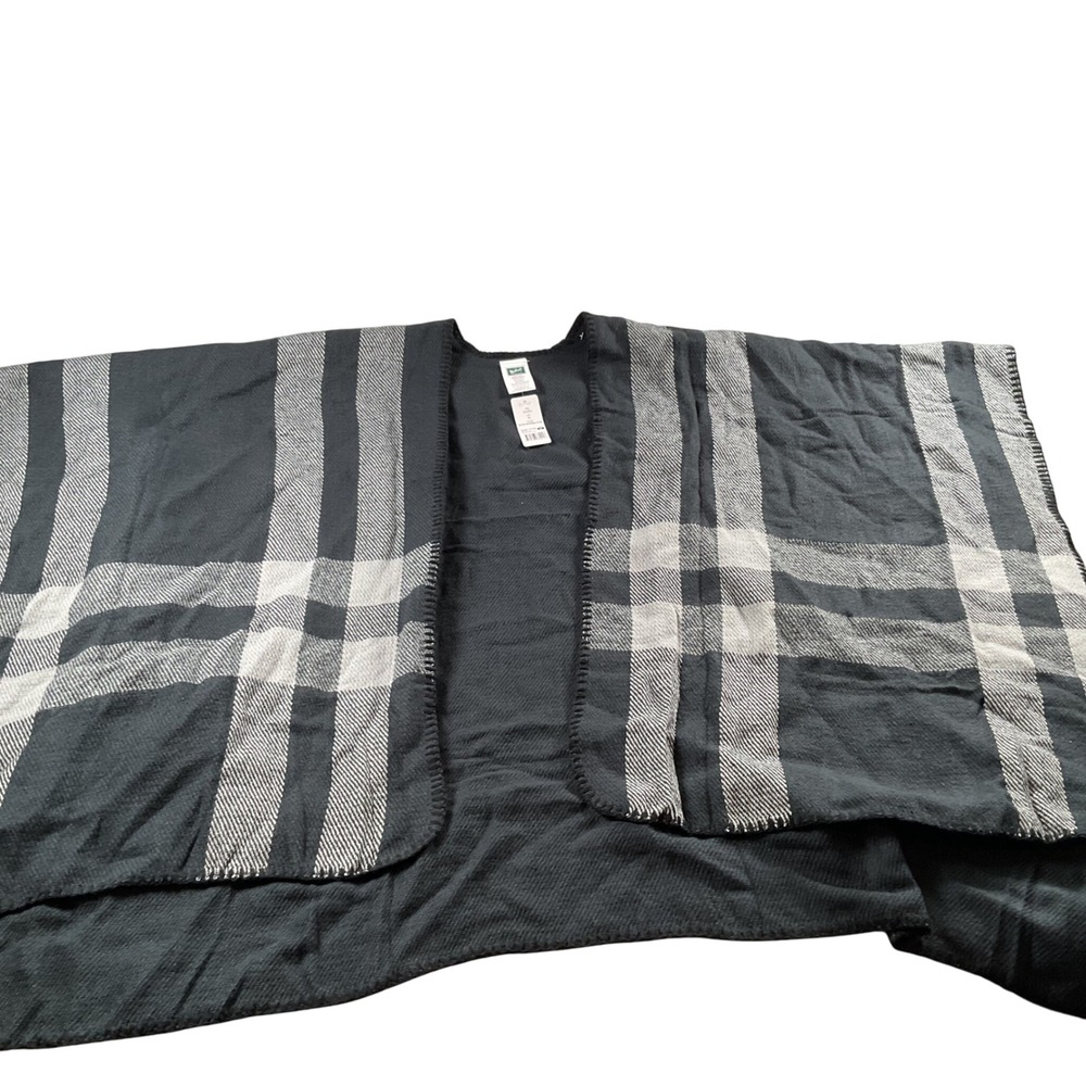 NEW. Woolrich Reversible‎ Black Plaid Cape Shawl Blanket One Size